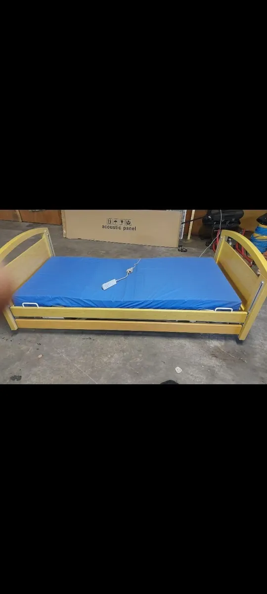 Bed - Image 1