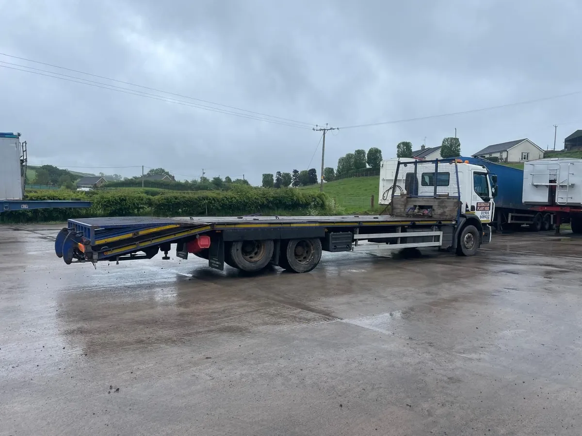 Renault rigid beavertail lorry 6x2 - Image 3