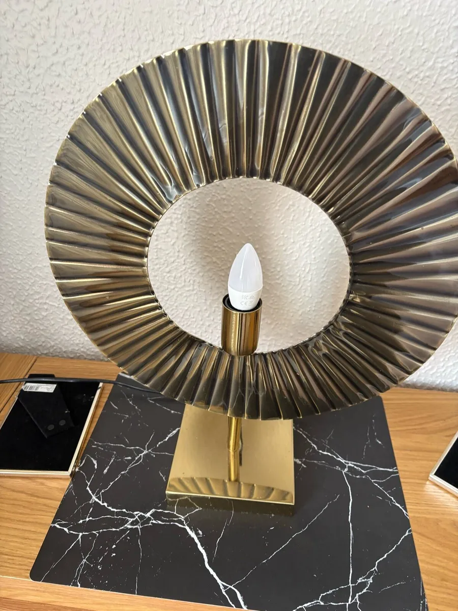 Decorative round gold light - Image 1