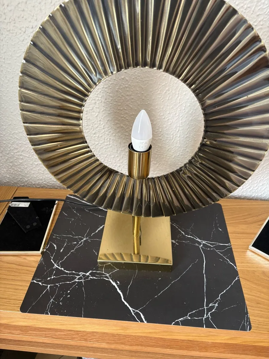 Decorative round gold light - Image 2