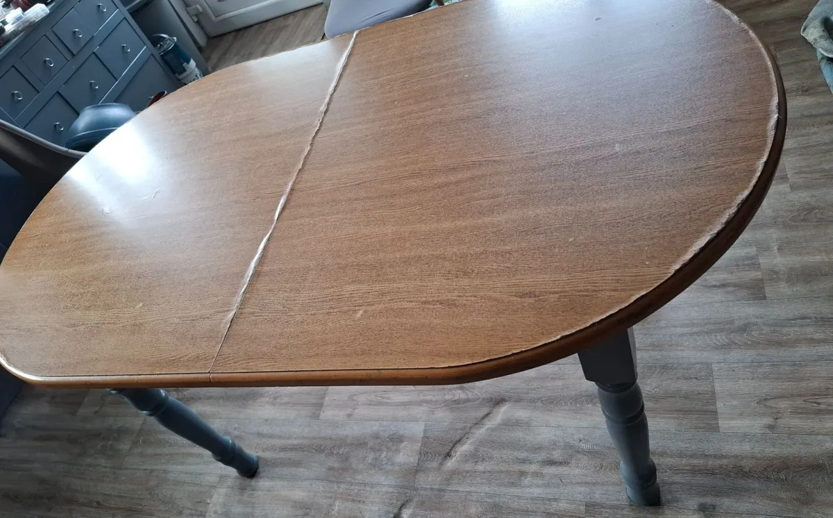 Table and chairs free - Image 1