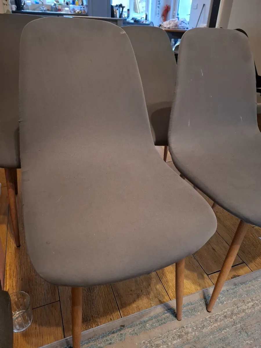 Table and chairs free - Image 2