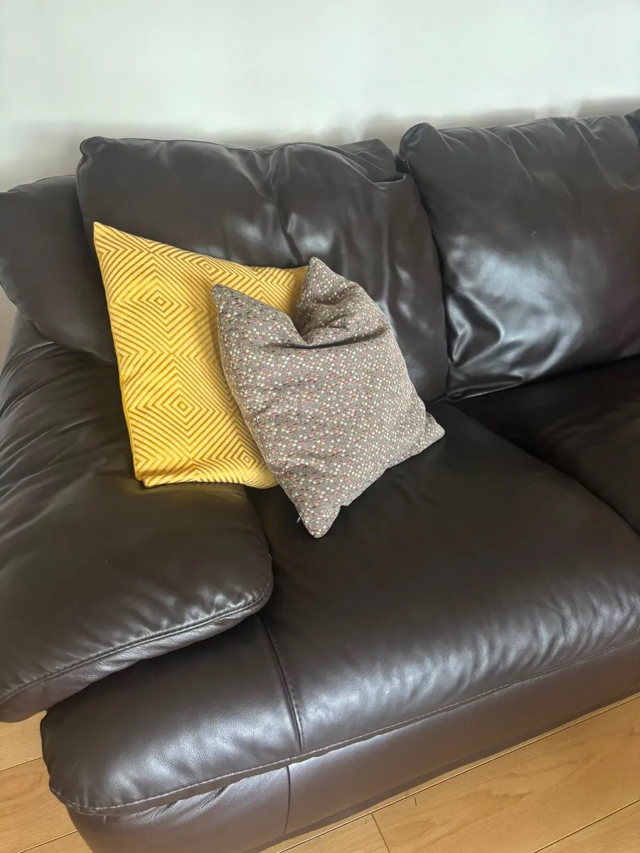 3 piece Sofa - Image 2