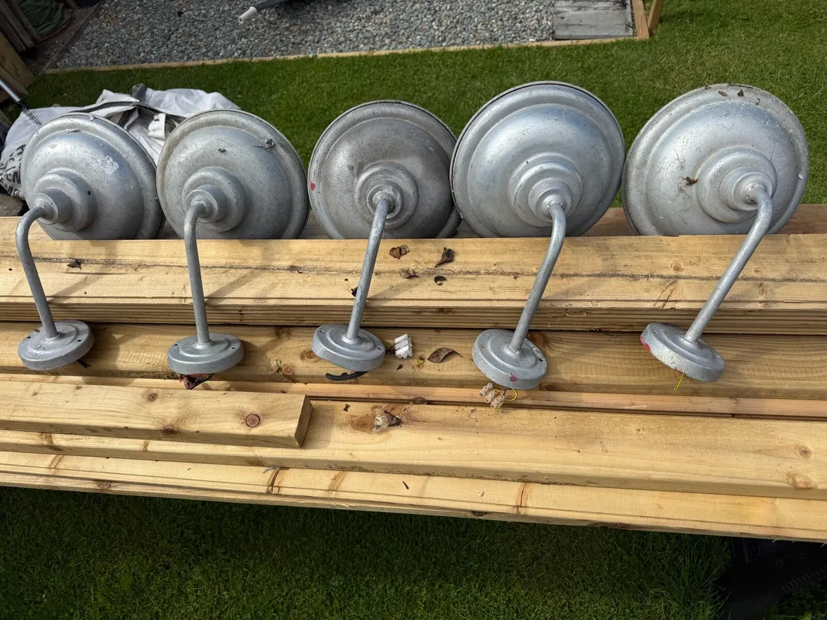 5 Internal/external Industrail style lamps - Image 1