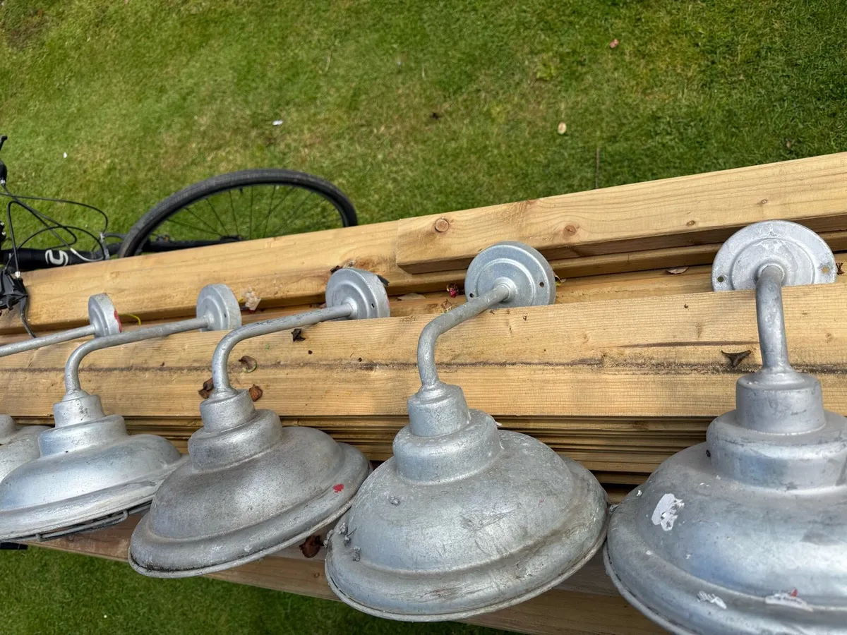 5 Internal/external Industrail style lamps - Image 3