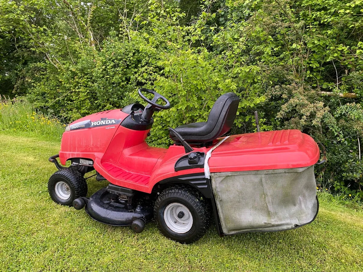 Honda 2620 Ride On Mower - Image 4