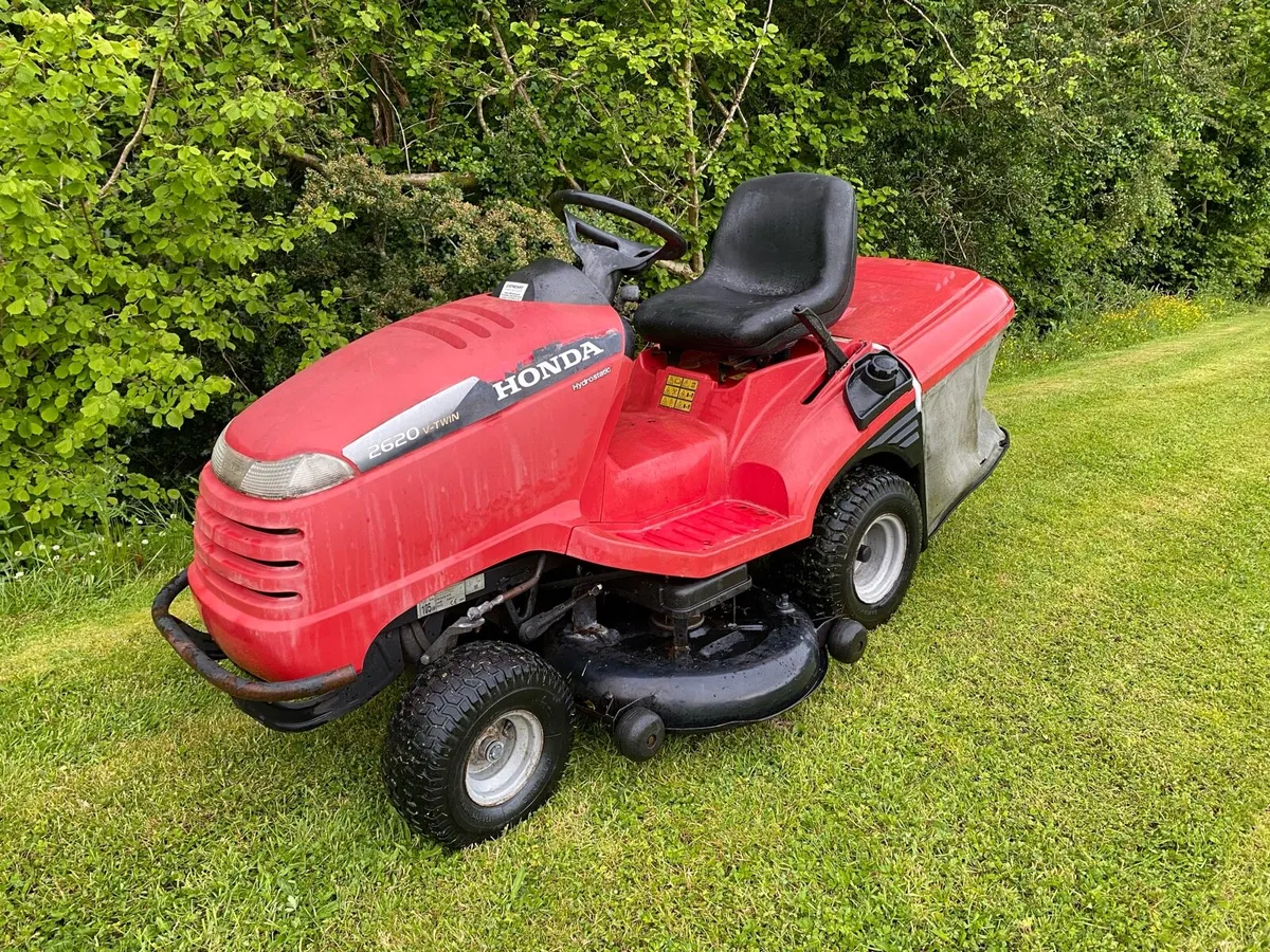 Honda 2620 Ride On Mower - Image 2