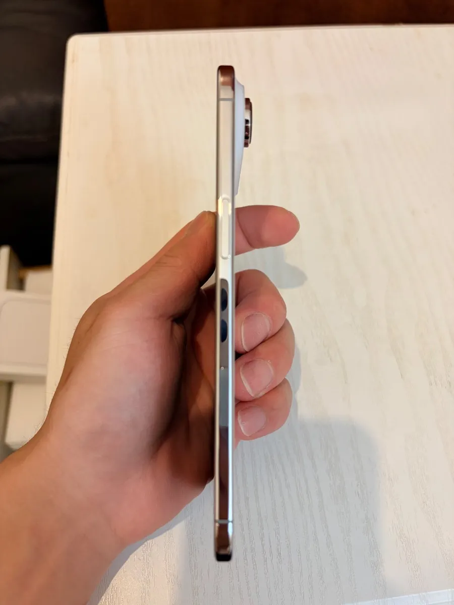 iPhone Air 256GB - 1 Week Old, Perfect Con - Image 3