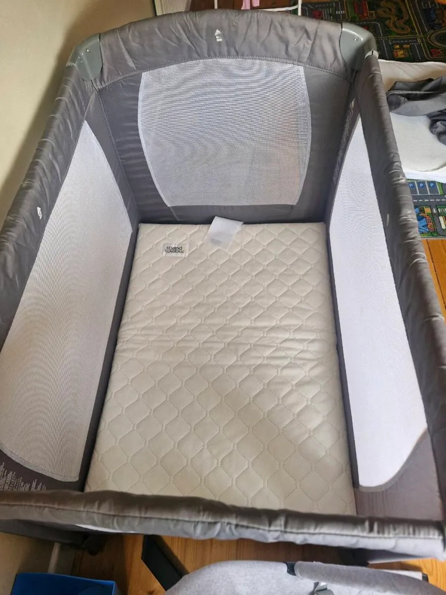 Travel cot - Image 4