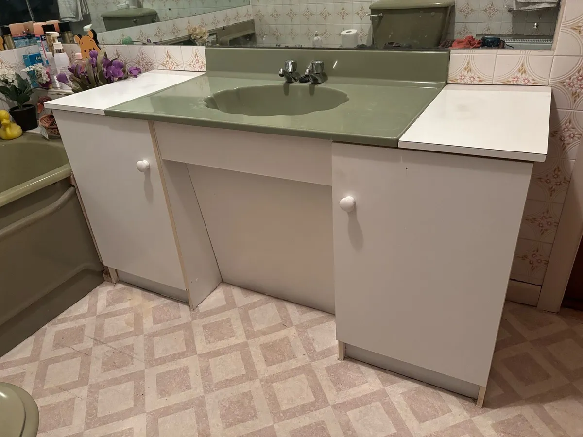 Retro Bathroom Ware - Image 1