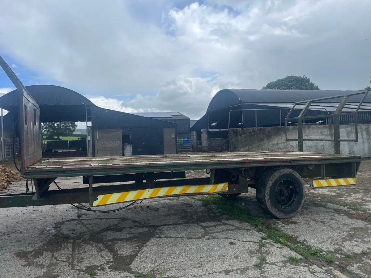 Bale trailer - Image 2