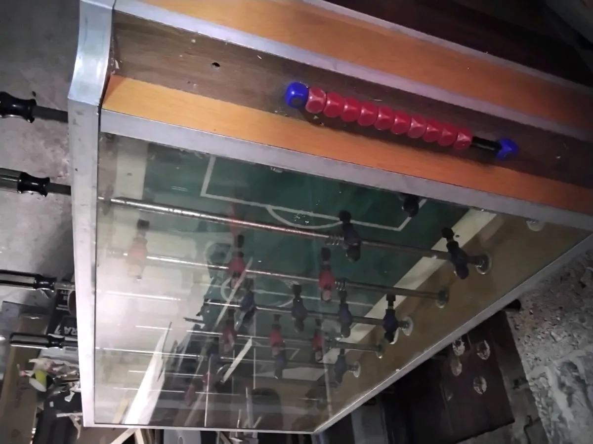 Old fuzeball table - Image 1