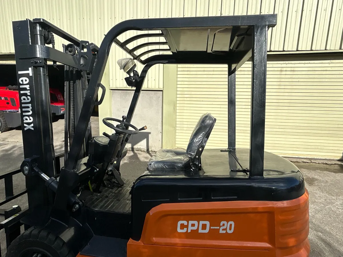 Industrial Forklift - Image 4