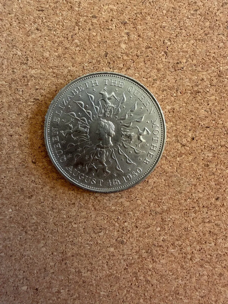 3 x 1980 Queen Mother 80th Commemorative 25p Coins - Image 1