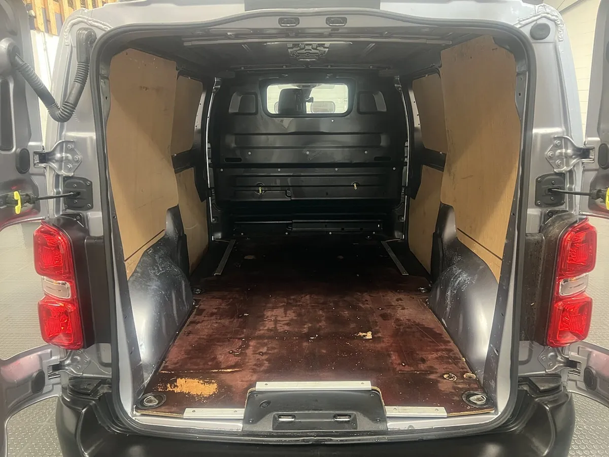 2022 Toyota ProAce Panel Van - Image 2