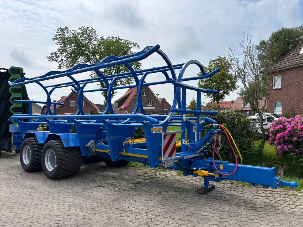 Wilson Super Move 10 – Self-Loading Bale Chaser - Image 1
