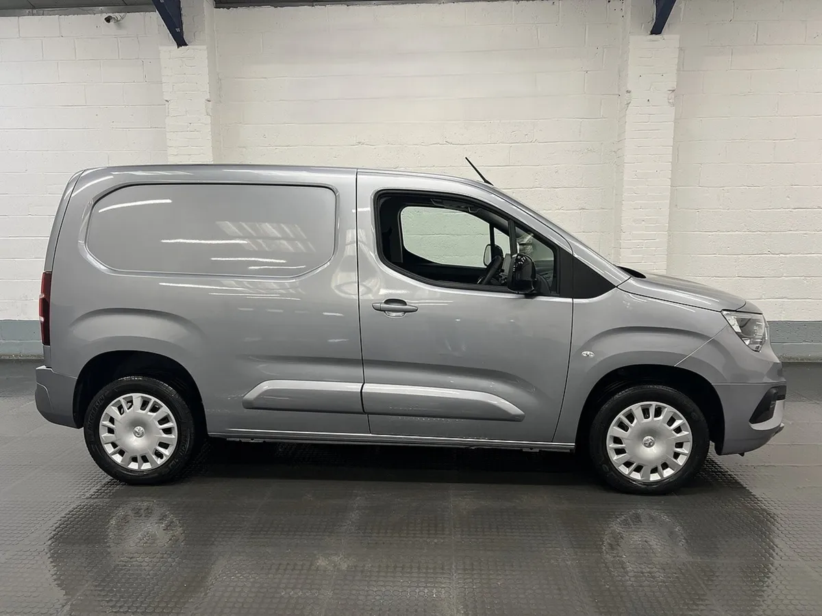 2023 Vauxhall Combo Panel Van - Image 1
