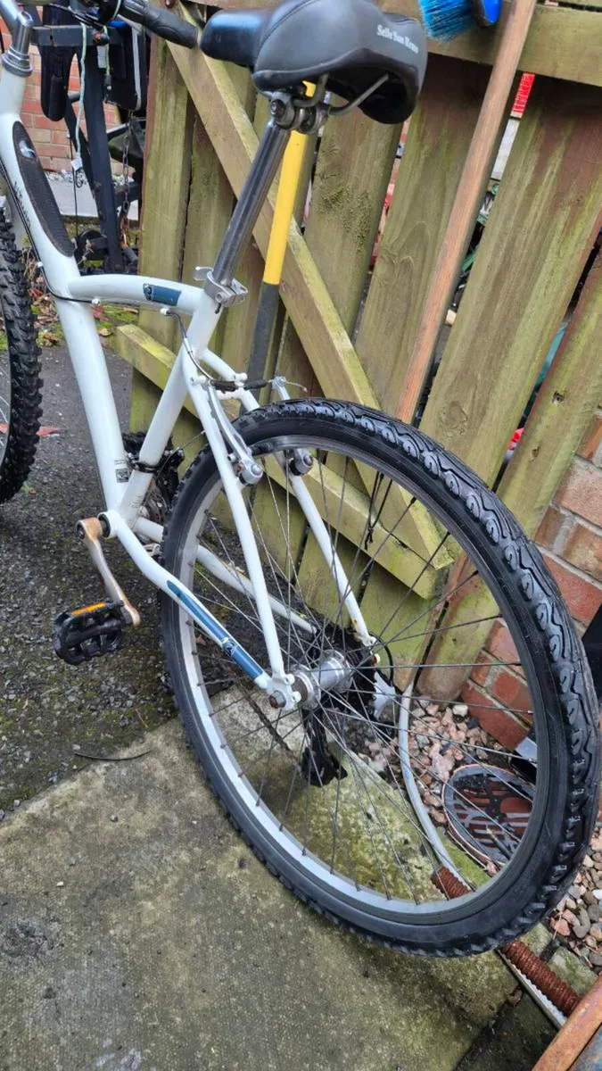 B twin mtb 26inch bike - Image 4