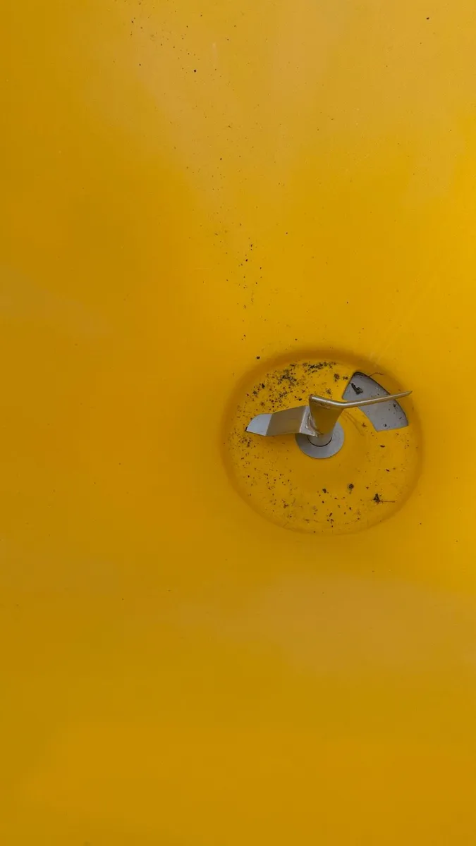 Aitchison Fertilizer Spreader - Image 1
