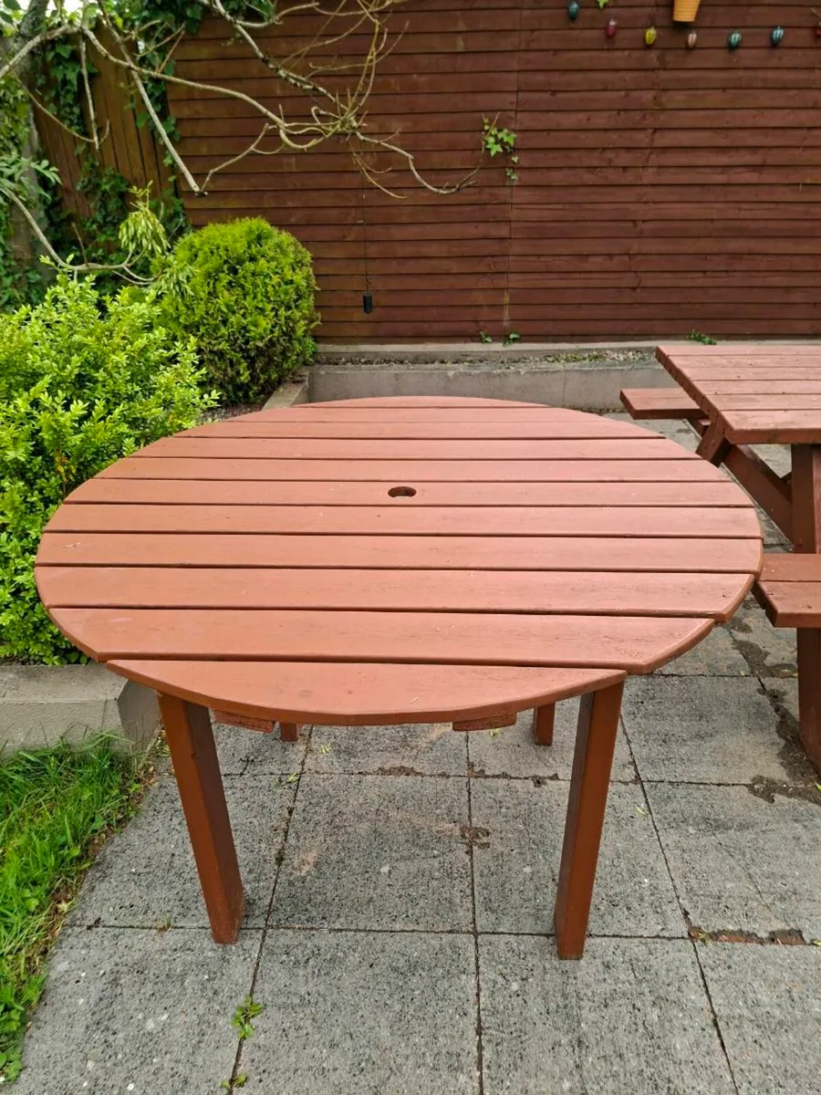 Wood garden table - Image 1