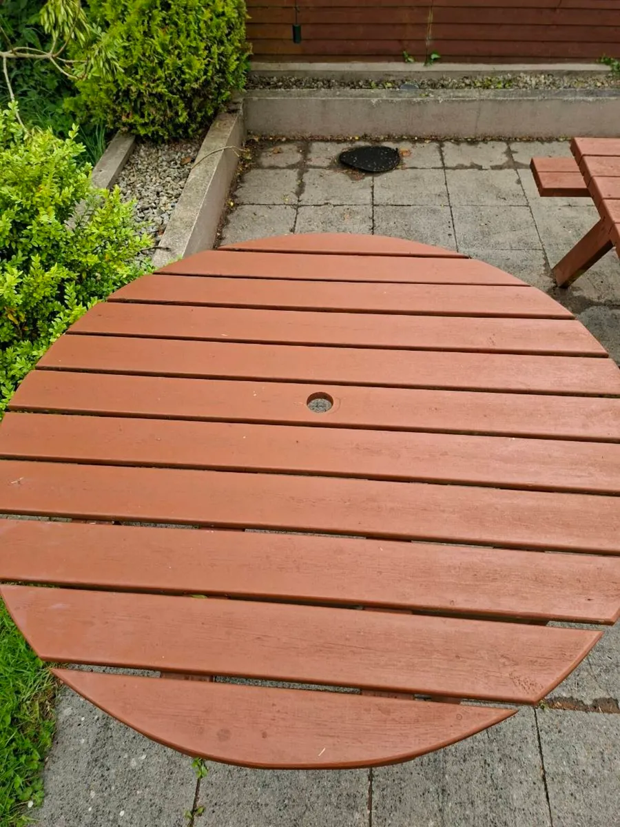 Wood garden table - Image 3