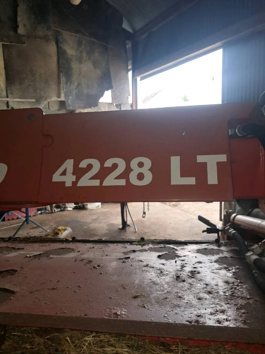 Taarup 4228lt for breaking - Image 3