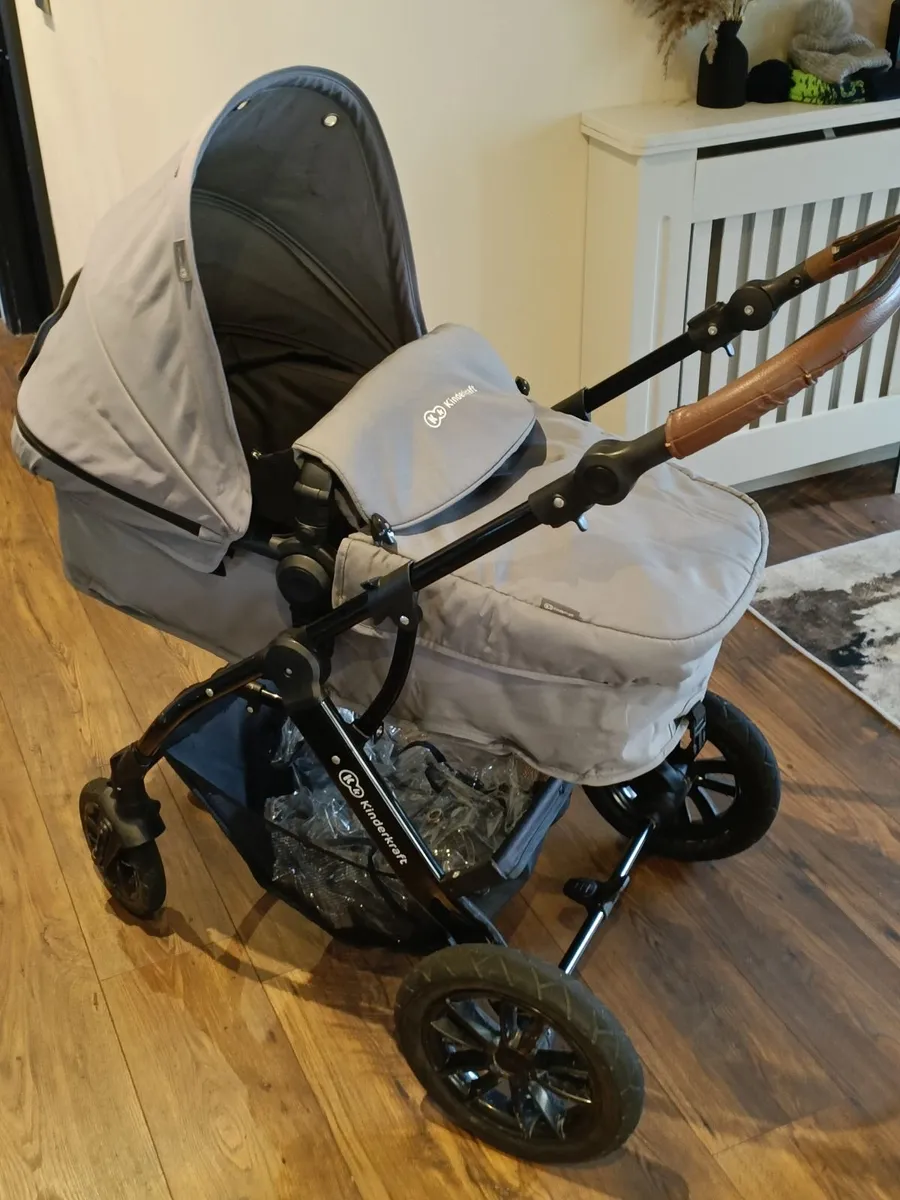 Kinderkraft Travel System - Image 1
