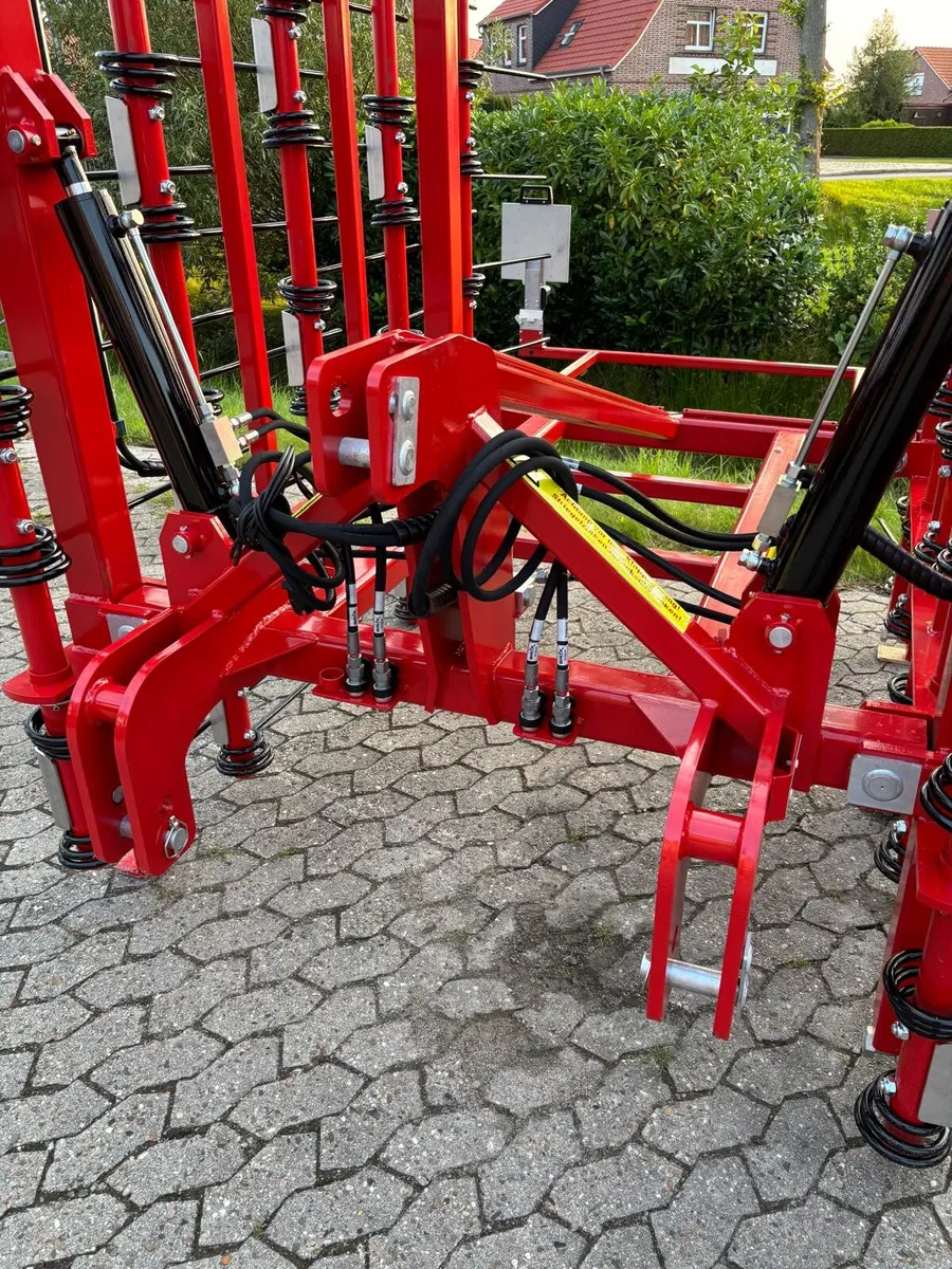 Brix Strawmax Pro 7.2m Straw Harrow - Image 3