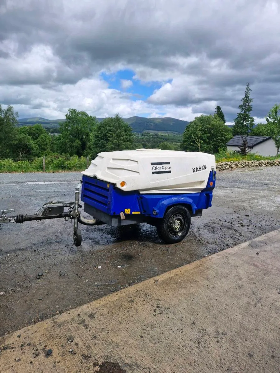 130cfm road compressor - Image 1