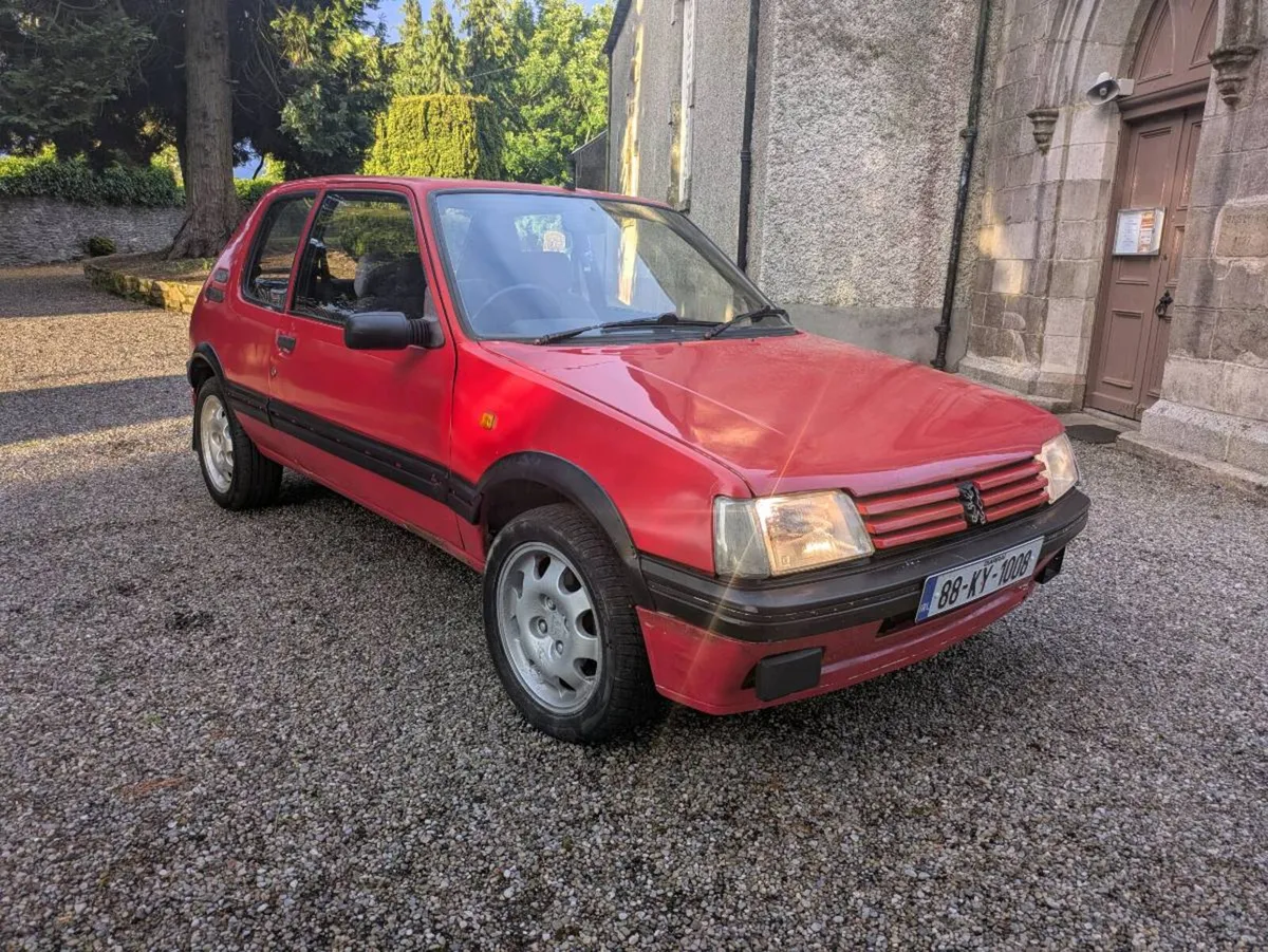 Peugeot 205 - Image 1