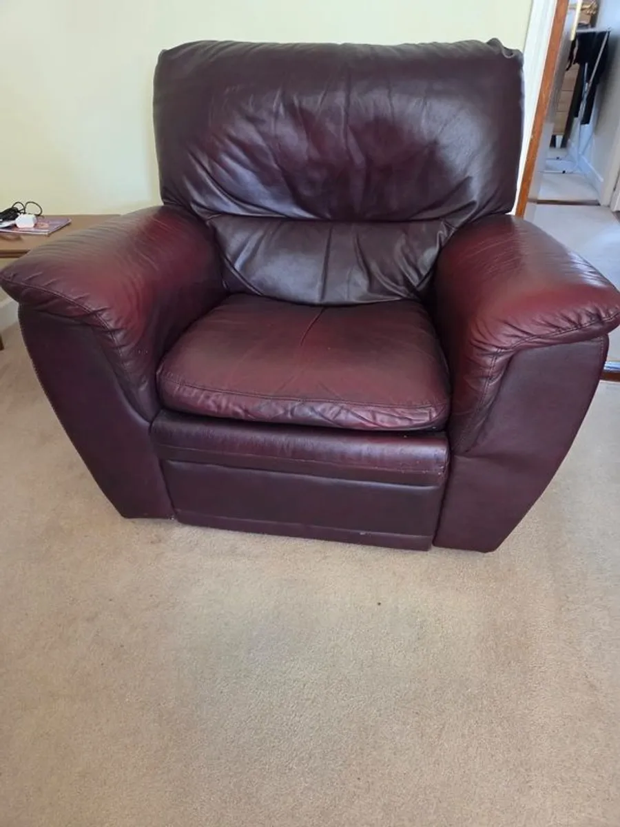 FREE TO COLLECT- Burgundy Italian leather recliner - Image 2