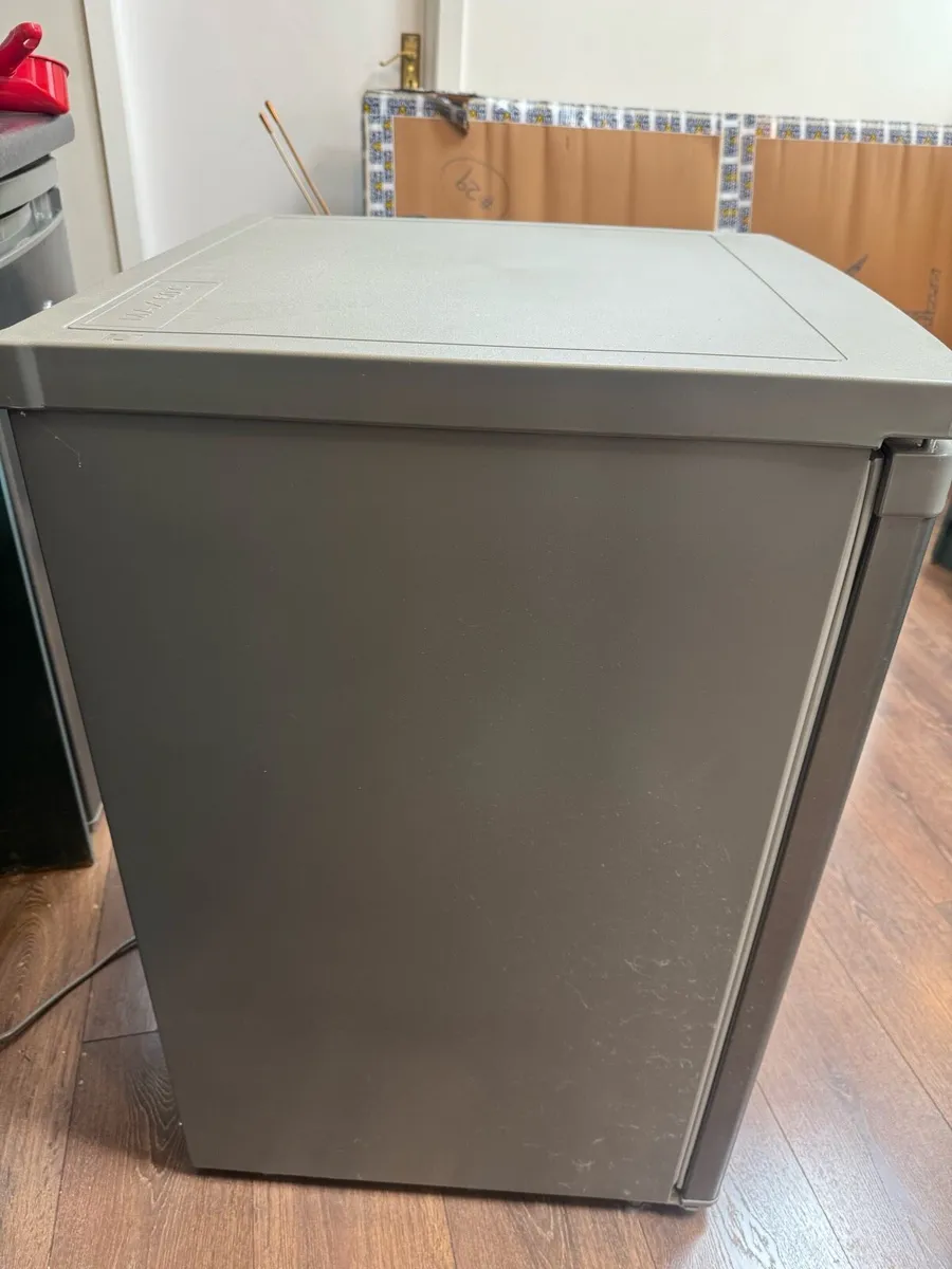 Hoover 127L Under Counter Fridge - Image 4