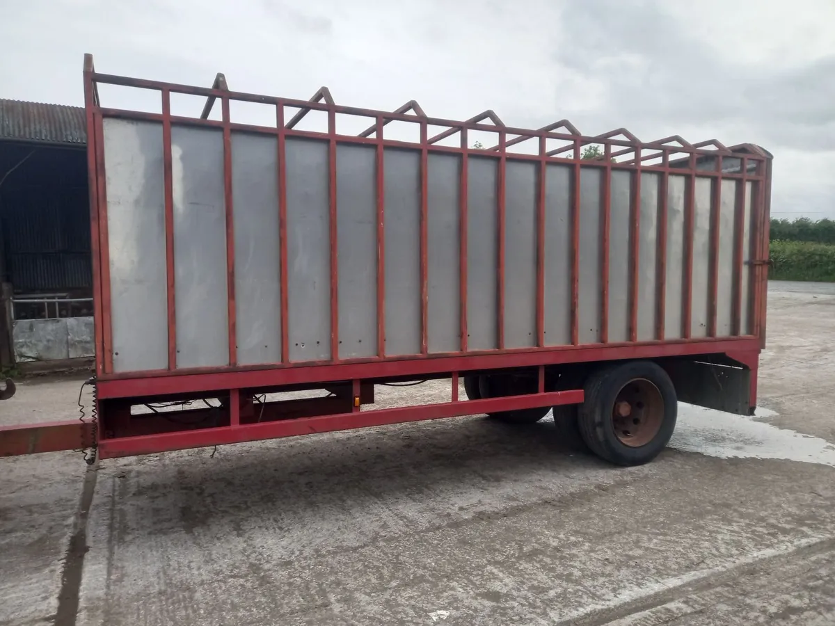 Cattle trailer - Image 1