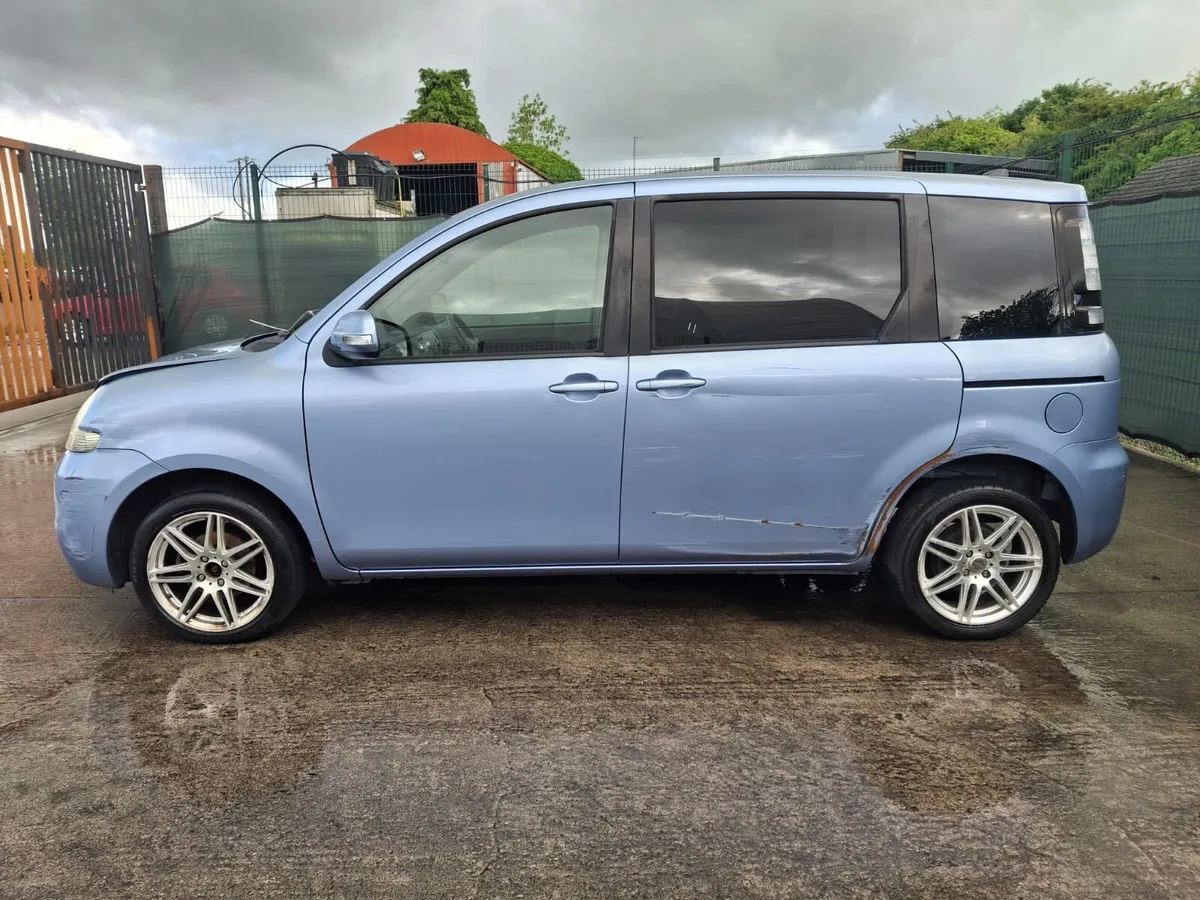 2011 Toyota Sienta    Automatic - Image 2