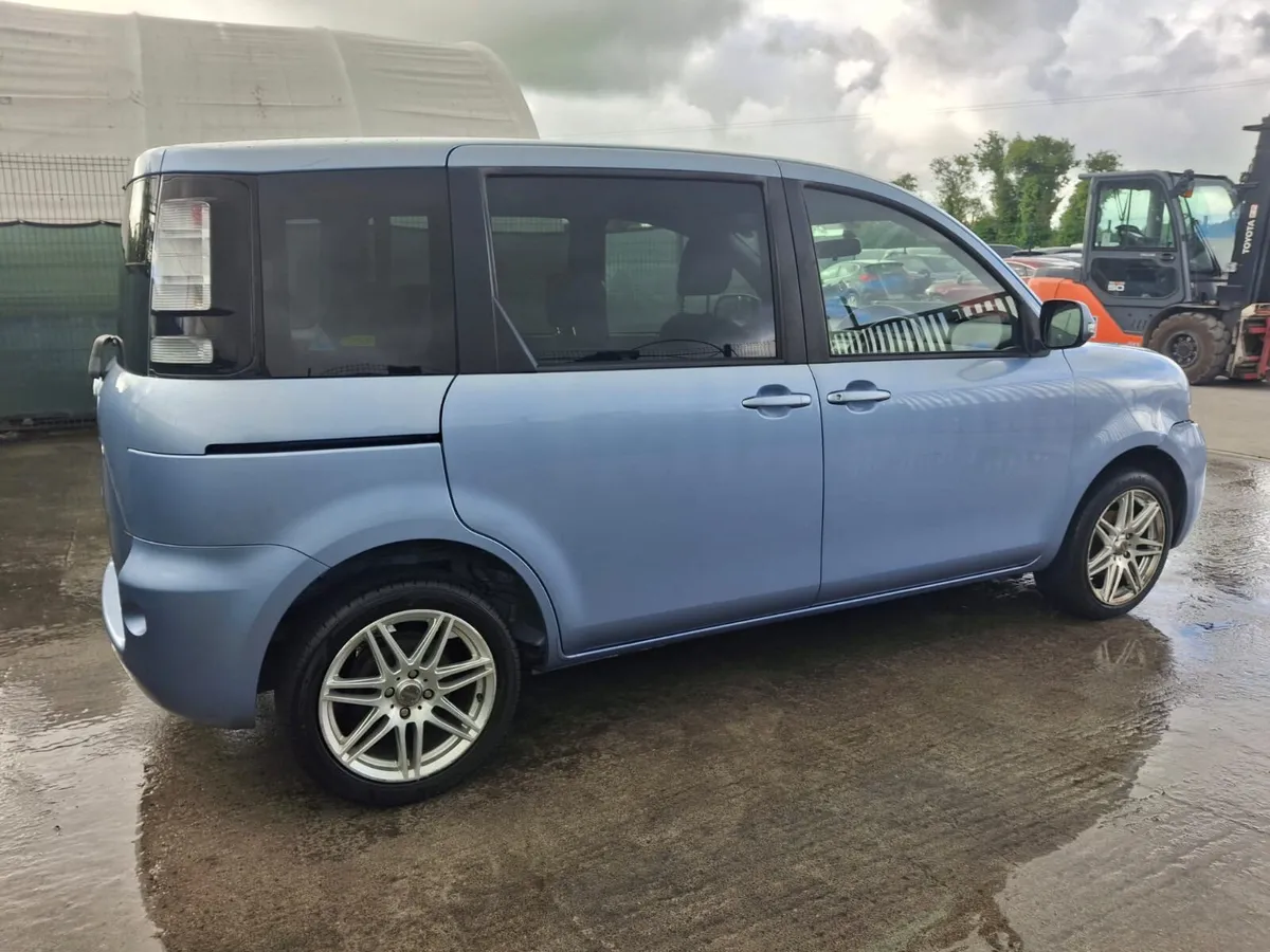 2011 Toyota Sienta    Automatic - Image 3