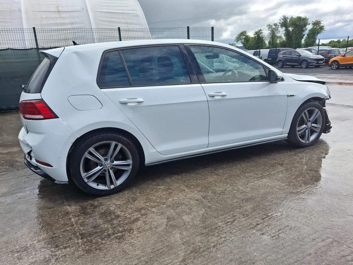 201 Volkswagen Golf  R line - Image 3