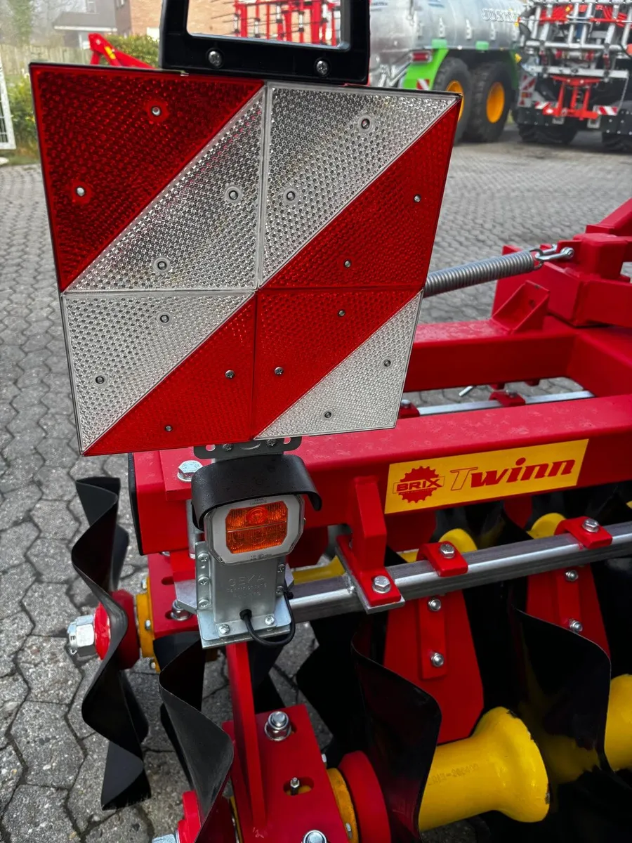 Brix Steerable Front Press - Image 4