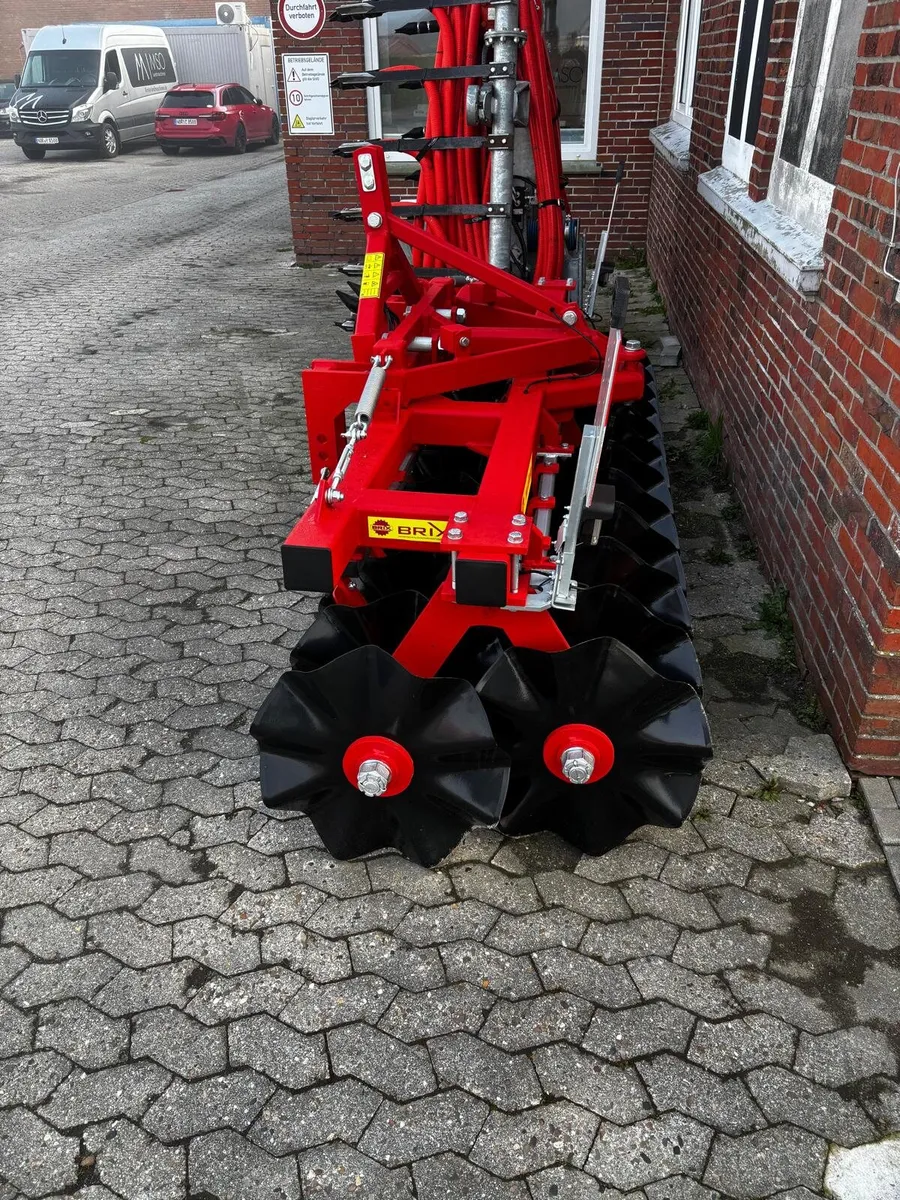 Brix Steerable Front Press - Image 3