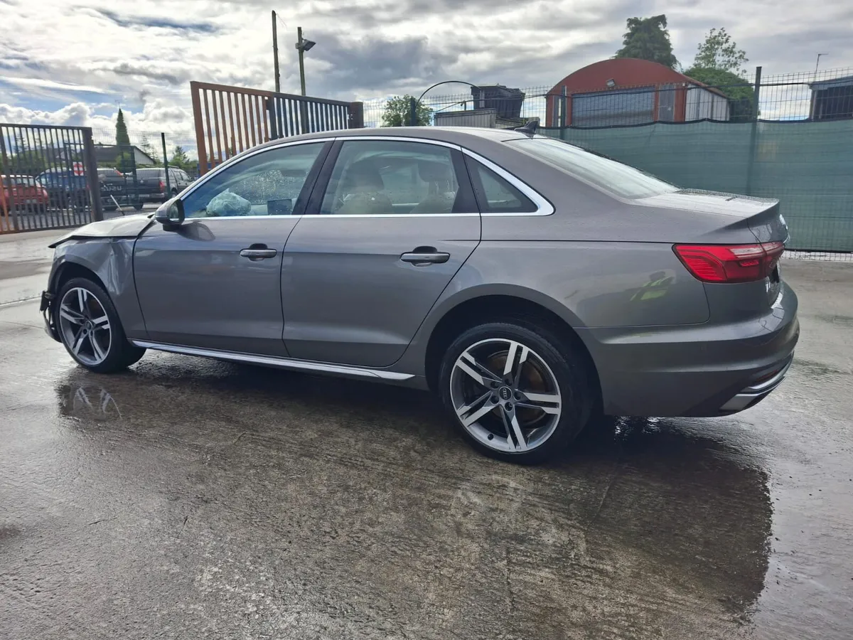211 Audi A4  Automatic - Image 3