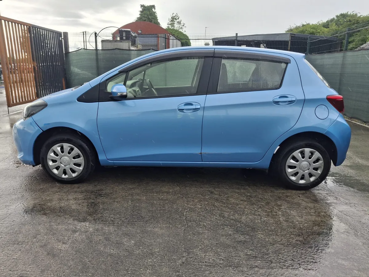 2015 Toyota vitz Automatic Only 25km - Image 3