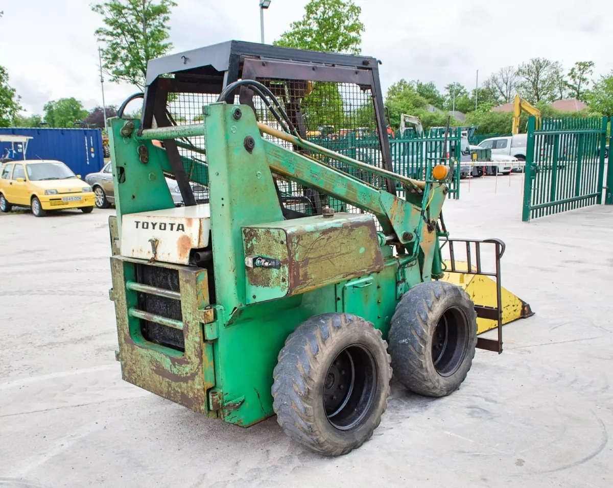 Toyota SDK8 diesel skid steer loader - Image 4