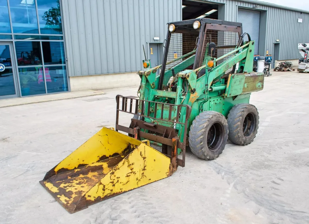 Toyota SDK8 diesel skid steer loader - Image 3