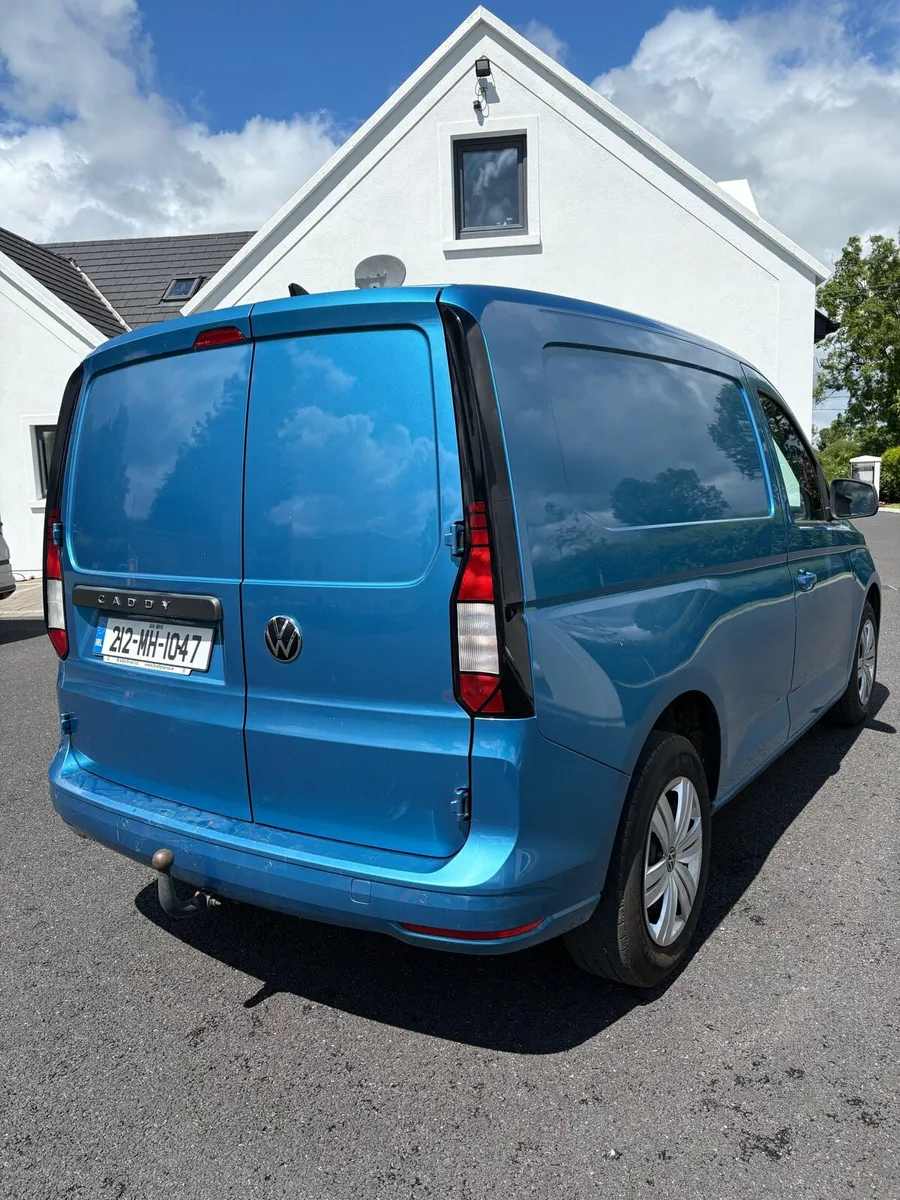 212 Volkswagen Caddy - Image 4