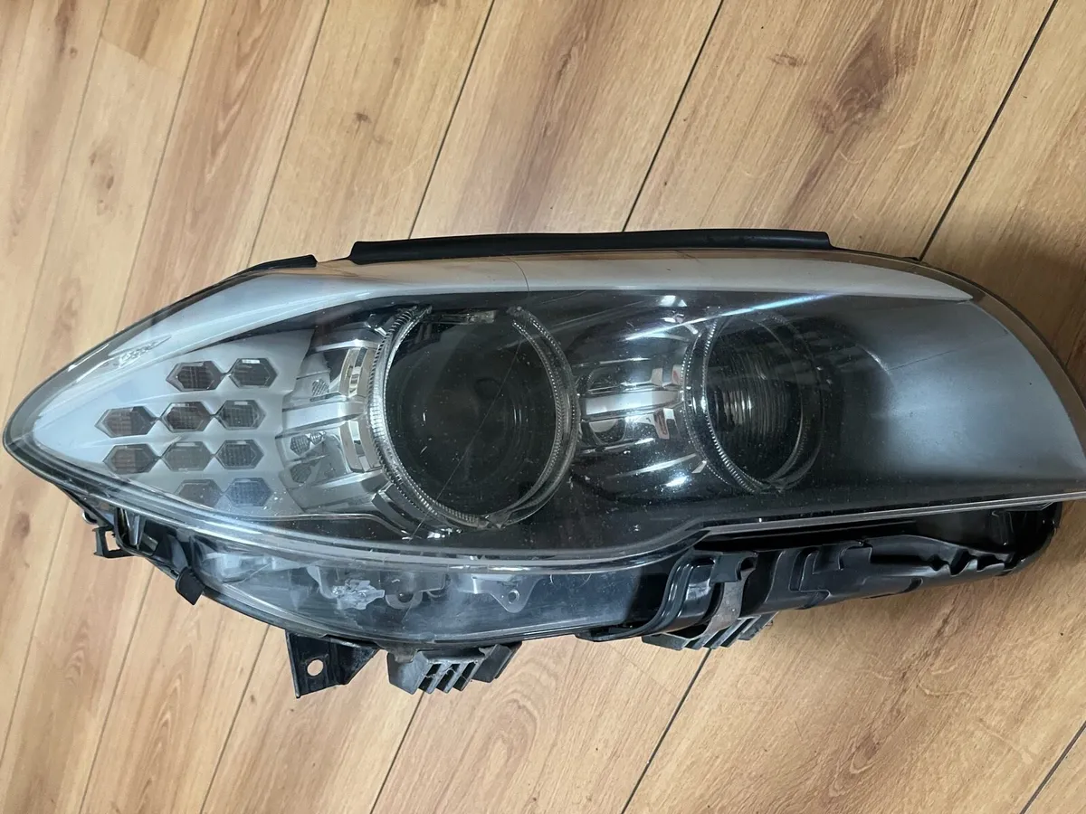 Bmw f10 right headlight - Image 1