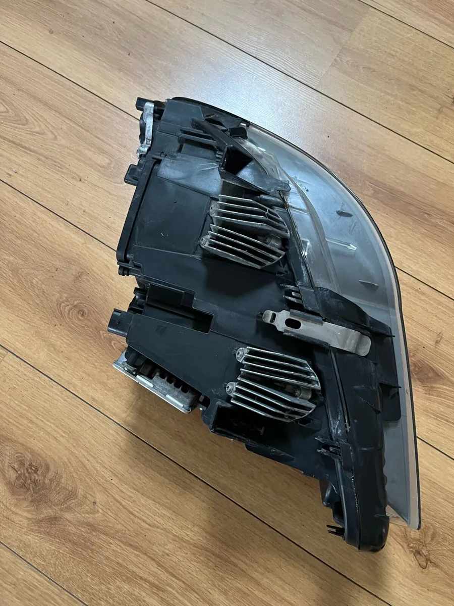 Bmw f10 right headlight - Image 3