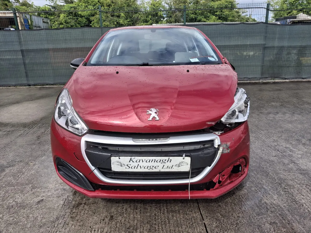 172 Peugeot 208  1.2 petrol - Image 4