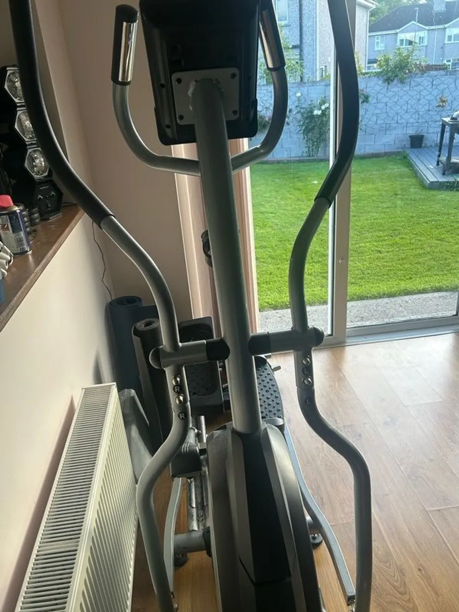 cross trainer - Image 2