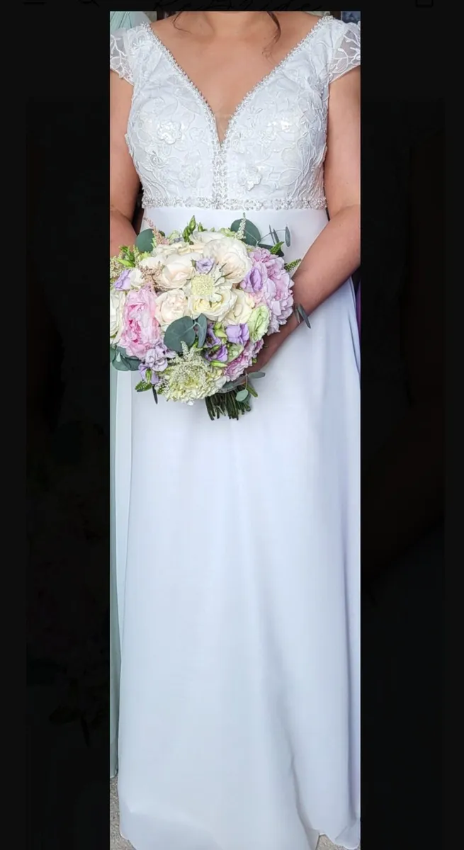 Wedding dress - Image 1