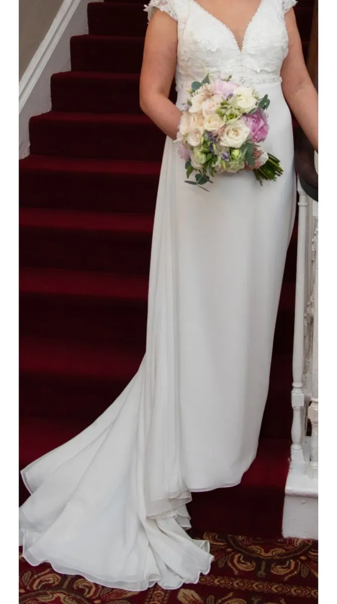 Wedding dress - Image 2
