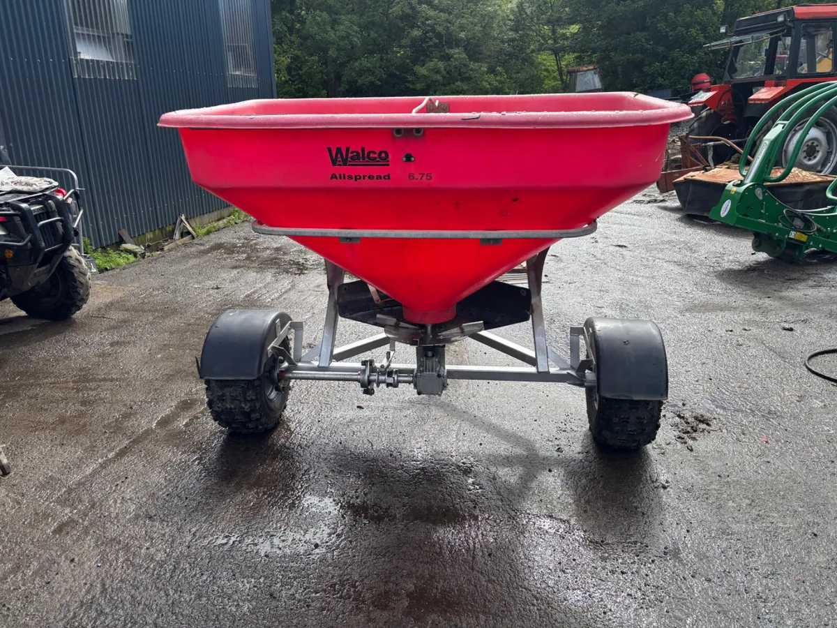 Walco Fertiliser Spreader - Image 3